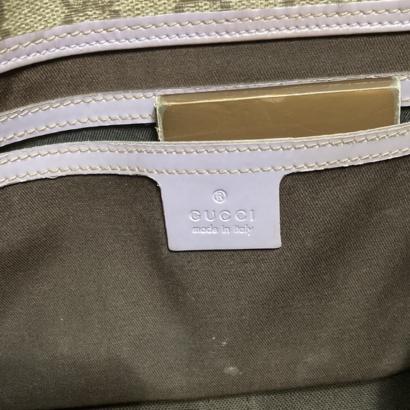 This is Gucci bag. - Picture 2 of 4